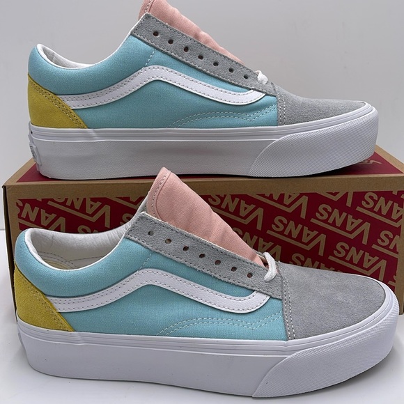 Vans WMNS Old Skool Platform (Color Block) Pastel/True
VN0A5KRG80J
Platforms - Picture 1 of 16